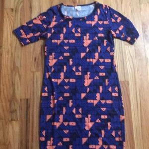 Medium LuLaRoe Julia. EUC